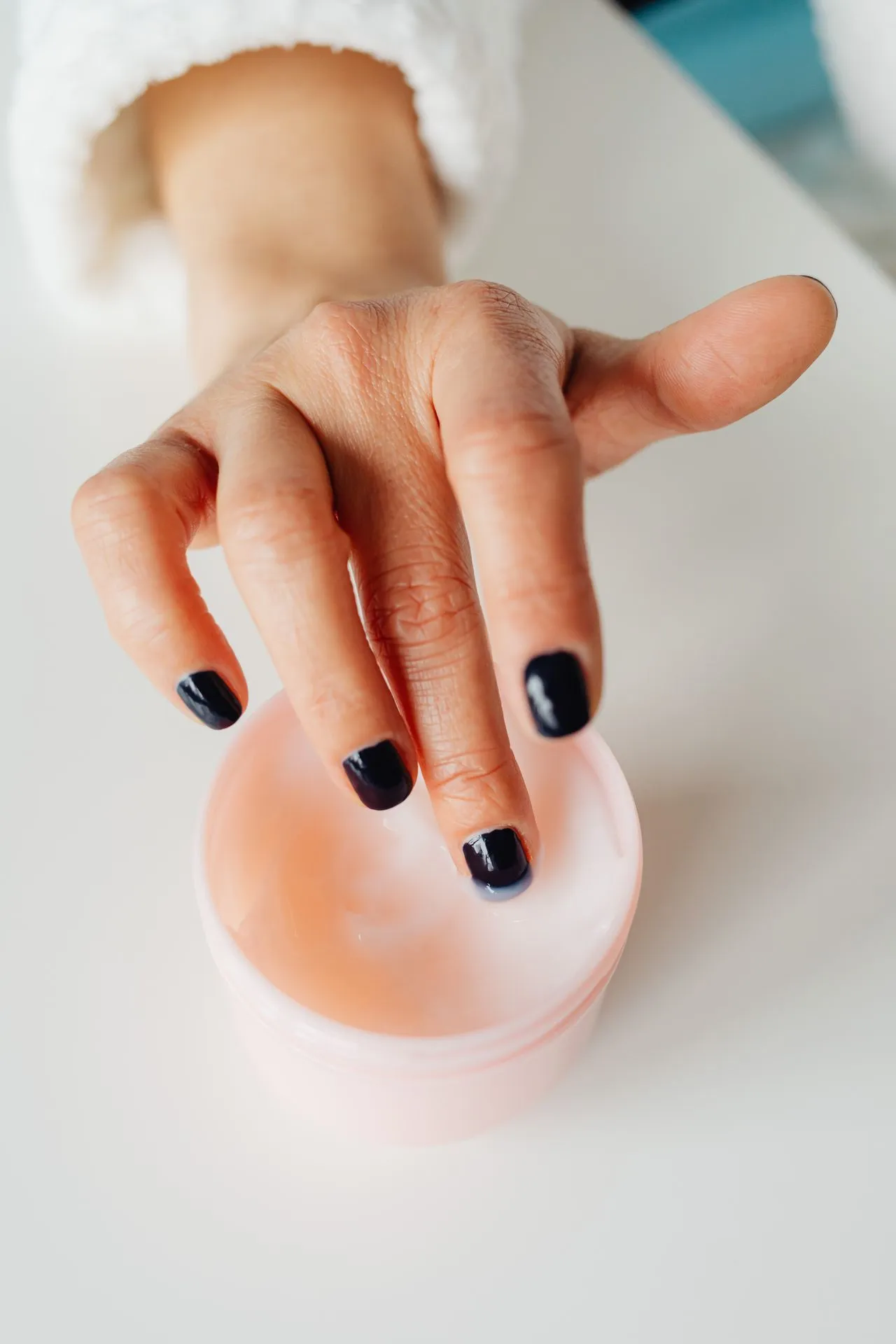 Professional manicure and nail design service
